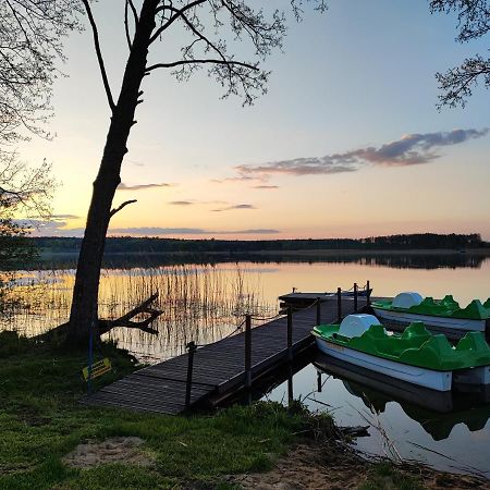 Siedlisko Nr 4A Nad Jeziorem Skarlinskim, Jezioro, Mazury, Domki Letniskowe Kurzetnik Exterior photo