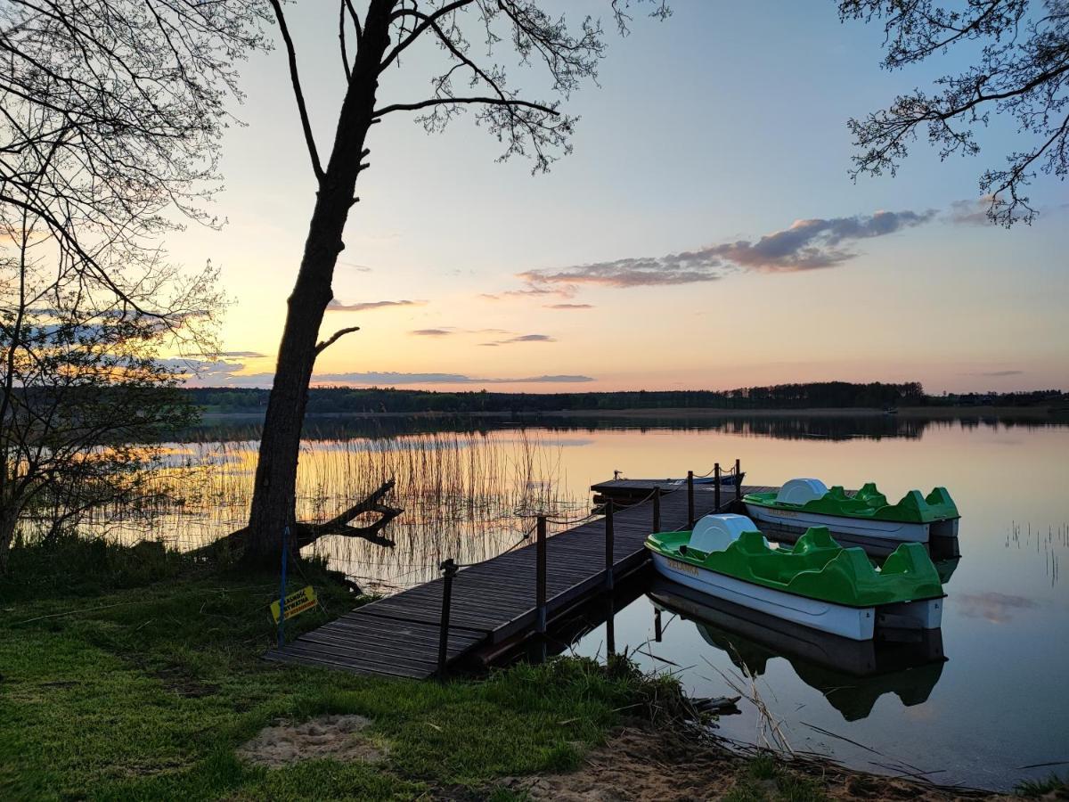 Siedlisko Nr 4A Nad Jeziorem Skarlinskim, Jezioro, Mazury, Domki Letniskowe Kurzetnik Exterior photo